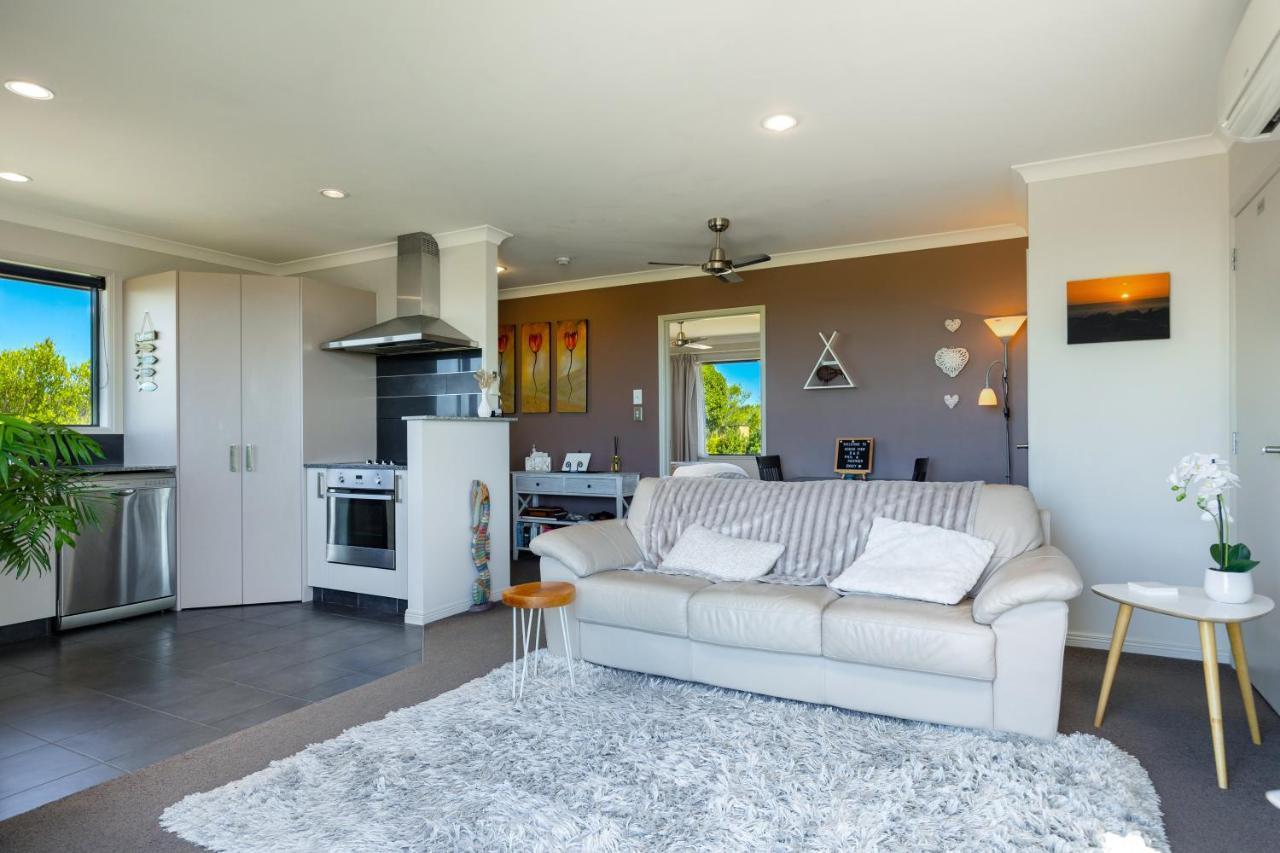 Ocean View Beachfront Apartment Blenheim Luaran gambar