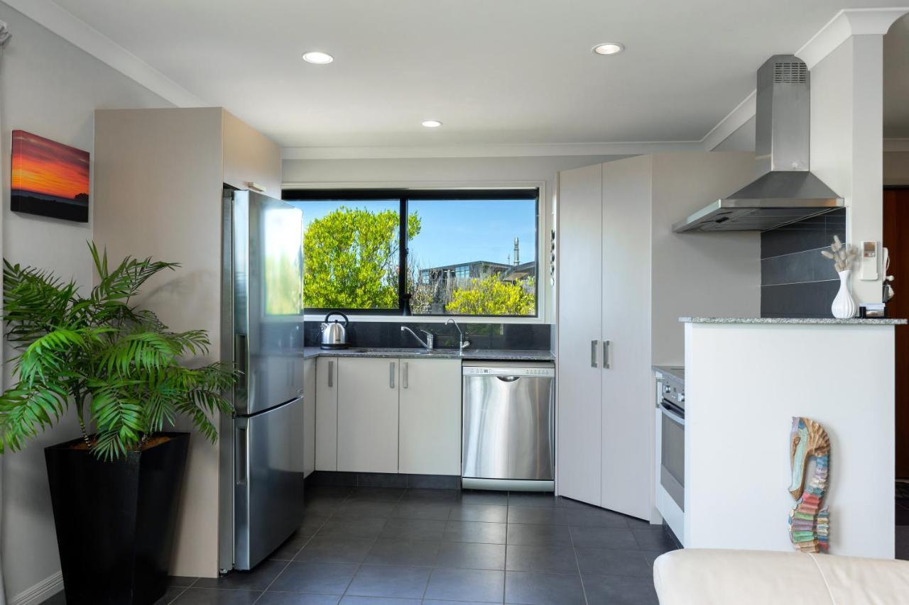 Ocean View Beachfront Apartment Blenheim Luaran gambar